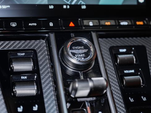 New 2026 Aston Martin V8 Vantage Coupe image 25