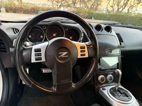 Used 2006 Nissan 350Z Enthusiast image 39