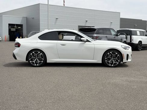 Used 2026 BMW 230i Coupe w/ Convenience Package RWD image 5