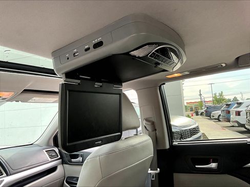 Used 2016 Toyota Highlander XLE FWD image 37