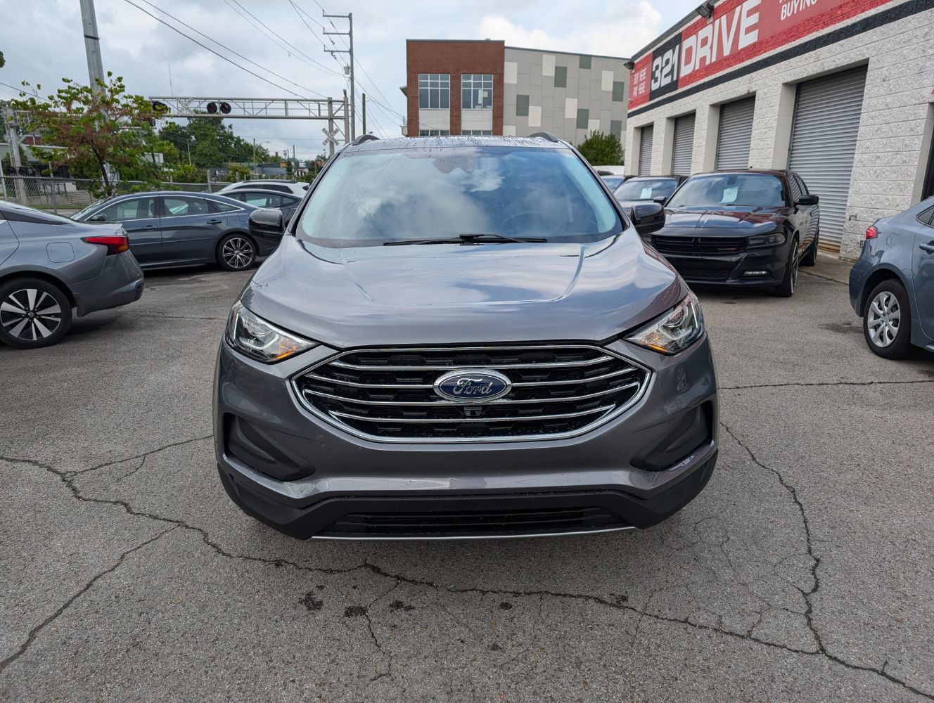 Used 2024 Ford Edge SE w/ Black Appearance Package AWD/4WD image 3