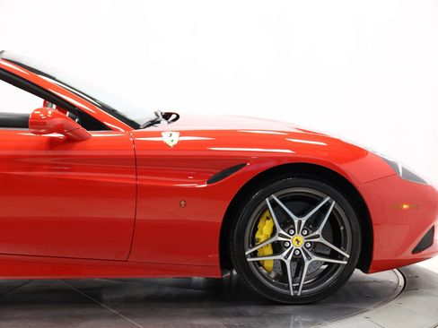 Used 2015 Ferrari California T image 68
