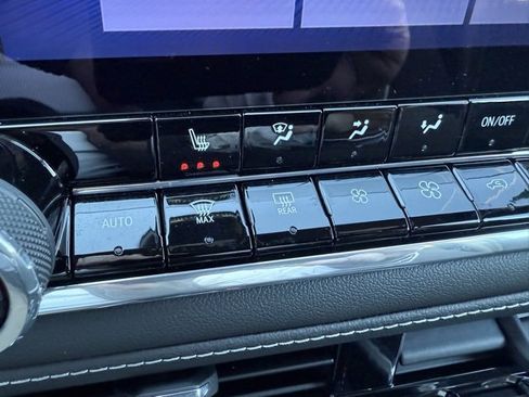 Certified 2024 Chevrolet Colorado LT w/ LT Convenience Package II image 30