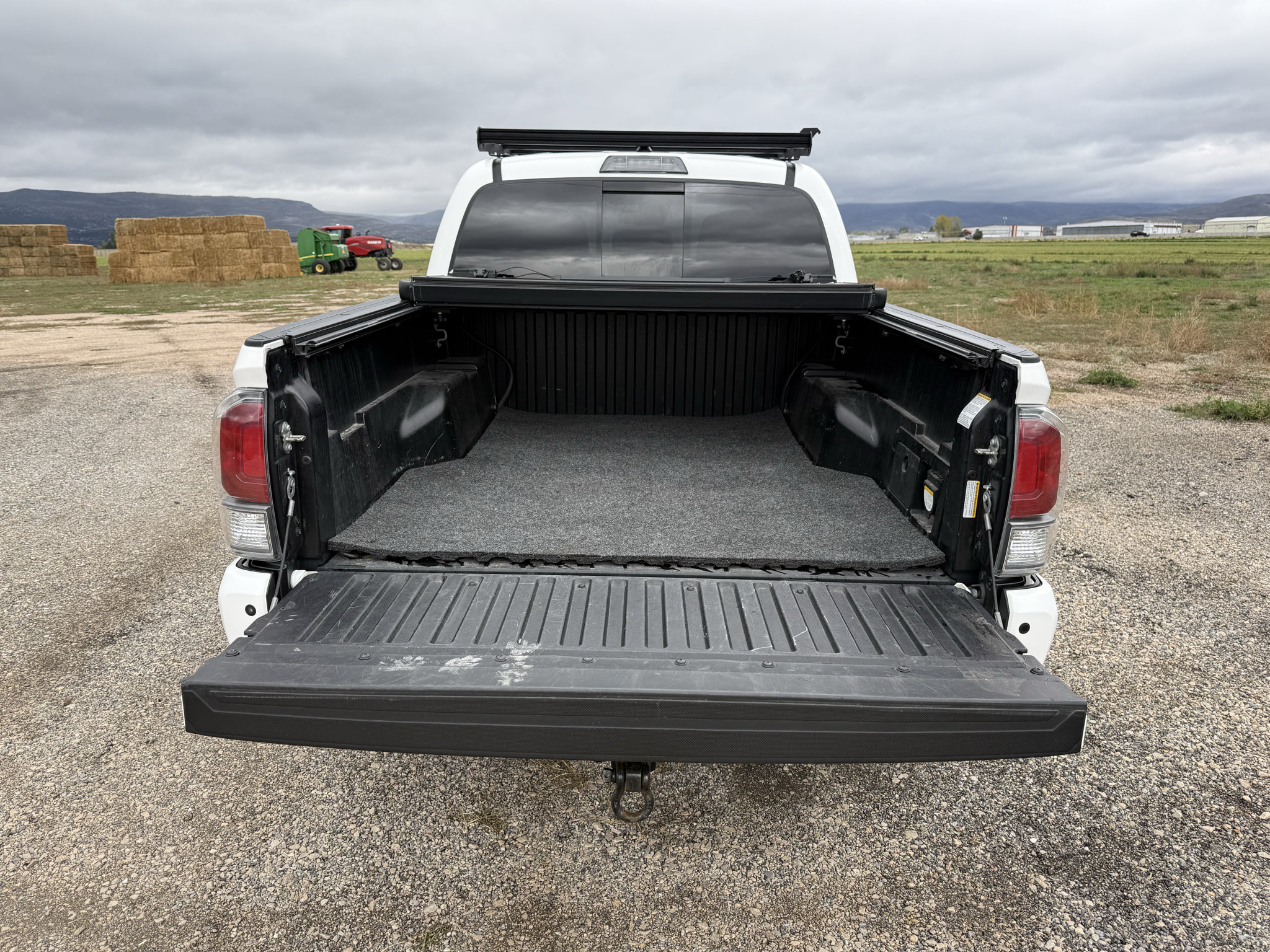 Used 2021 Toyota Tacoma TRD Off-Road w/ Technology Package AWD/4WD image 12