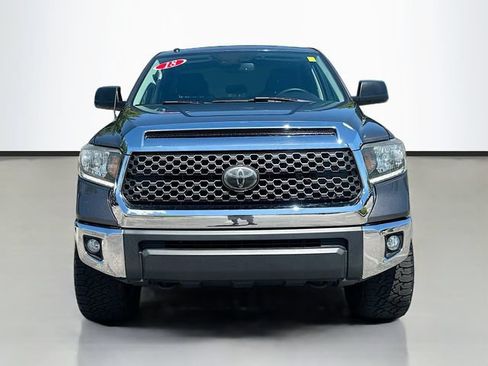 Used 2018 Toyota Tundra SR5 w/ SR5 Upgrade Package AWD/4WD image 4