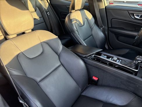 Used 2020 Volvo S60 T5 Momentum image 15