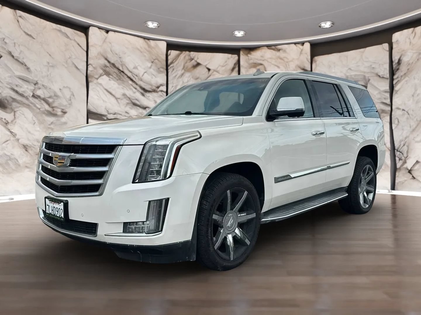 Used 2015 Cadillac Escalade Luxury AWD/4WD image 4