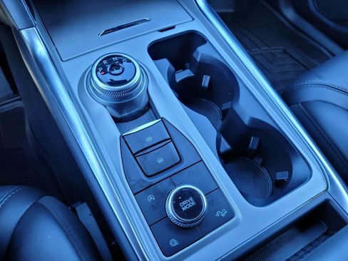 Used 2024 Ford Explorer Platinum w/ Technology Package image 26