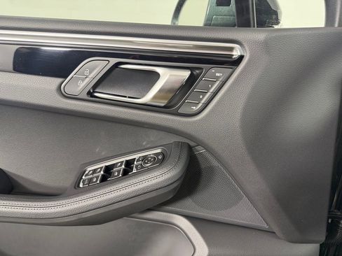 New 2026 Porsche Macan AWD/4WD image 20