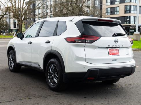 Certified 2025 Nissan Rogue S image 4