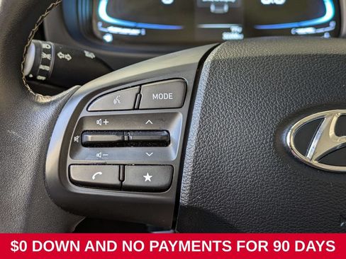 Used 2025 Hyundai Venue Limited FWD image 20