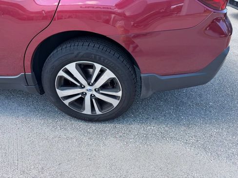 Used 2018 Subaru Outback 3.6R Limited AWD/4WD image 8