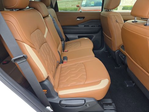 New 2026 Nissan Pathfinder Platinum AWD/4WD image 21