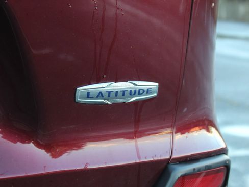 Used 2019 Jeep Cherokee Latitude w/ Cold Weather Group image 44