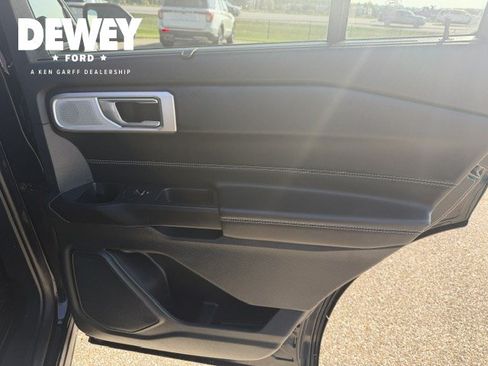 Used 2020 Ford Explorer ST w/ ST Street Pack AWD/4WD image 36