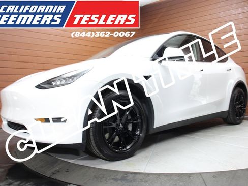 Used 2023 Tesla Model Y Long Range image 1