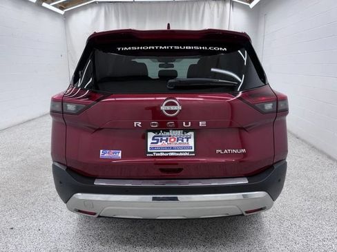 Used 2023 Nissan Rogue Platinum FWD image 3