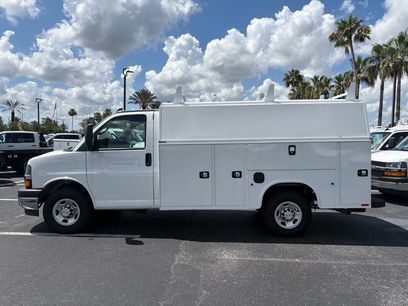New 2025 Chevrolet Express 3500 w/ Power Convenience Package