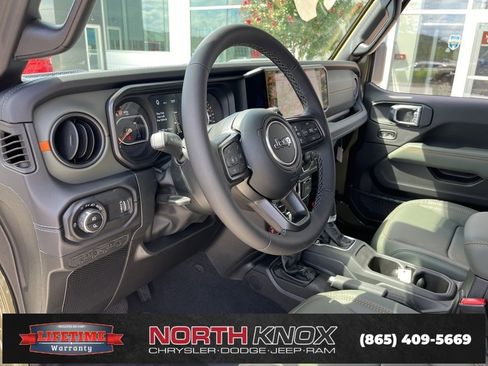 New 2025 Jeep Gladiator Mojave image 6