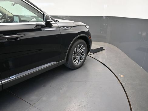 Used 2023 Lincoln Aviator AWD image 27