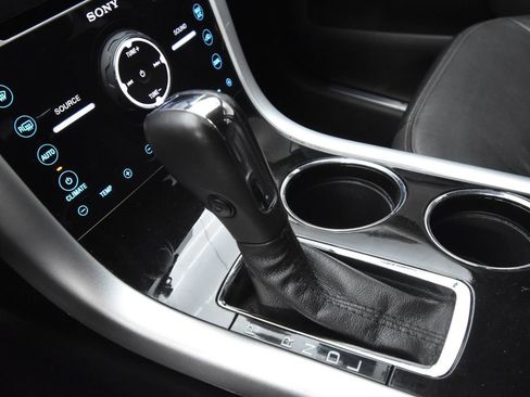 Used 2013 Ford Edge Limited FWD image 19