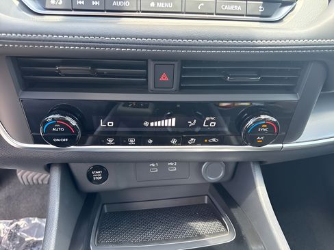 Used 2026 Nissan Rogue SV FWD image 23