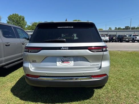 Used 2025 Jeep Grand Cherokee Laredo X w/ Luxury Tech Group I RWD image 10