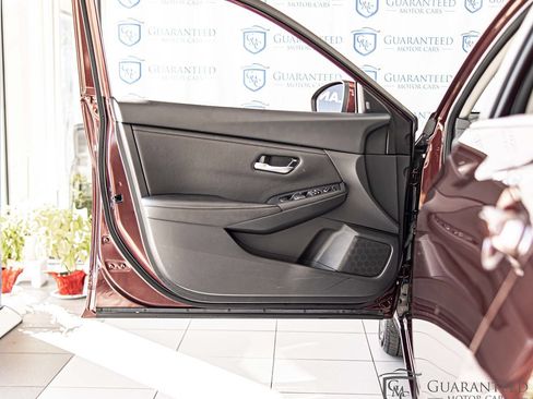 Used 2024 Nissan Sentra SV FWD image 29