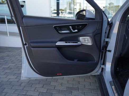 Used 2026 Mercedes-Benz GLC 300 image 13