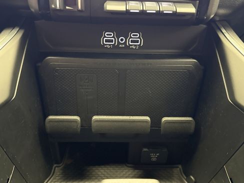 Used 2025 RAM 1500 Big Horn AWD/4WD image 17