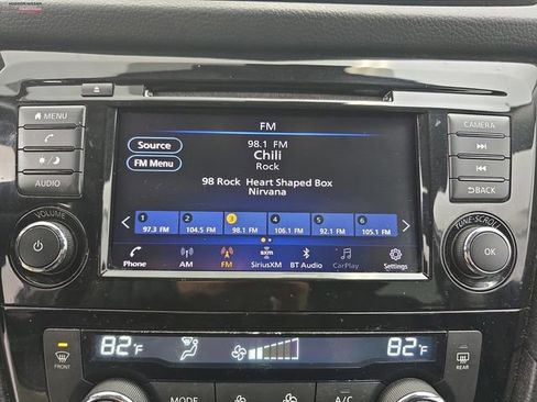 Used 2019 Nissan Rogue SV image 28