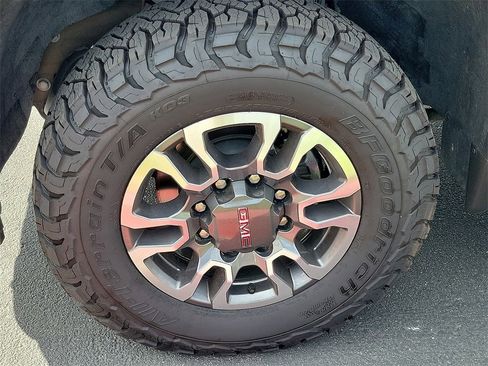 Used 2023 GMC Sierra 2500 AT4 w/ Driver Alert Package I image 27