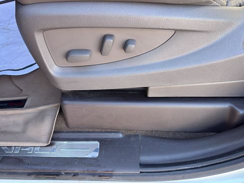 Used 2015 GMC Yukon Denali w/ Premium Package image 12