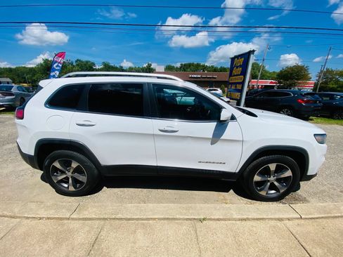 Used 2019 Jeep Cherokee Limited AWD/4WD image 5