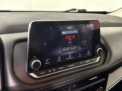 Used 2024 Nissan Rogue SV FWD image 23