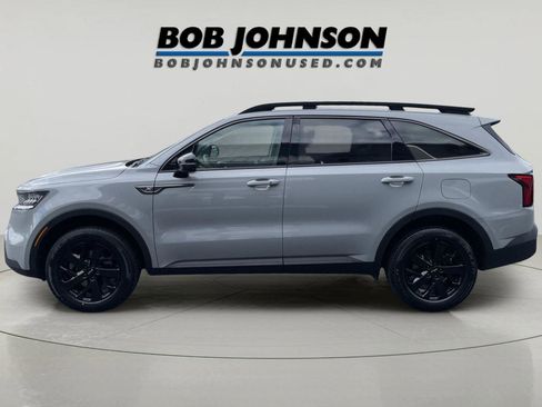 Used 2023 Kia Sorento S w/ Panoramic Sunroof Package AWD/4WD image 6
