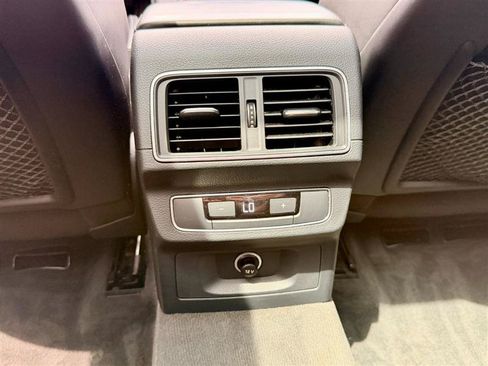 Used 2018 Audi SQ5 Premium Plus w/ Navigation Package AWD/4WD image 32