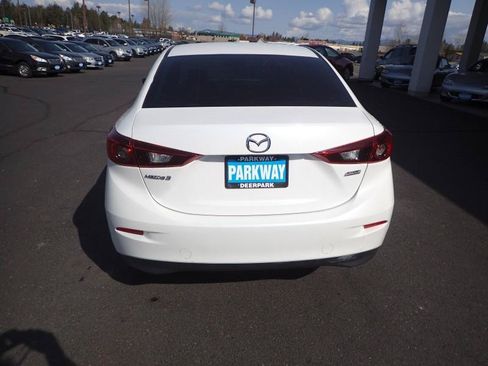Used 2017 MAZDA MAZDA3 Touring FWD image 4