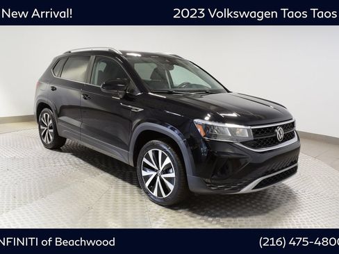 Used 2023 Volkswagen Taos SE w/ Panoramic Sunroof Package AWD/4WD image 1