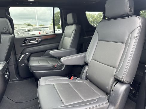 Used 2025 GMC Yukon XL Denali w/ Sun & Power Step Package AWD/4WD image 9