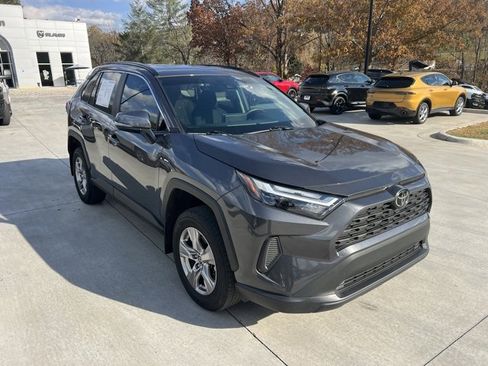 Used 2024 Toyota RAV4 XLE image 1