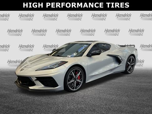 Used 2022 Chevrolet Corvette Stingray Preferred Cpe w/ Z51 Performance Package RWD image 6