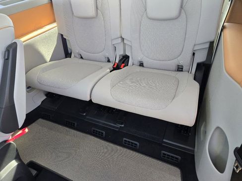 New 2025 Volkswagen ID. Buzz 1st Edition image 22