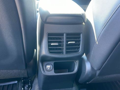 Used 2022 Kia Seltos S FWD image 32