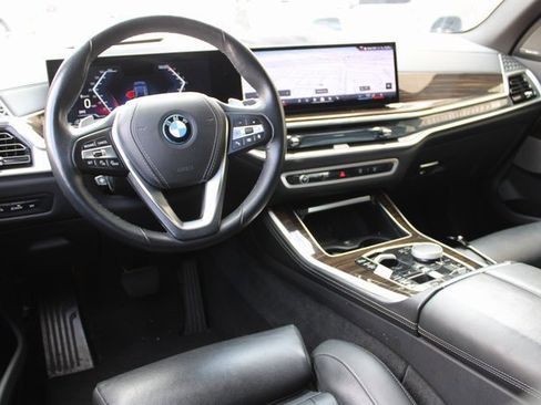 Used 2025 BMW X5 xDrive50e image 5
