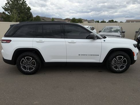 Used 2022 Jeep Grand Cherokee Trailhawk AWD/4WD image 8
