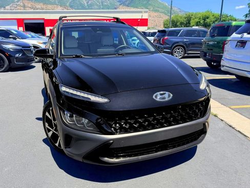 Used 2023 Hyundai Kona Limited AWD/4WD image 2