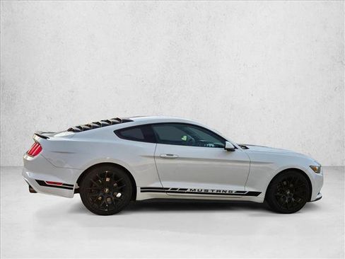 Used 2015 Ford Mustang Coupe RWD image 4