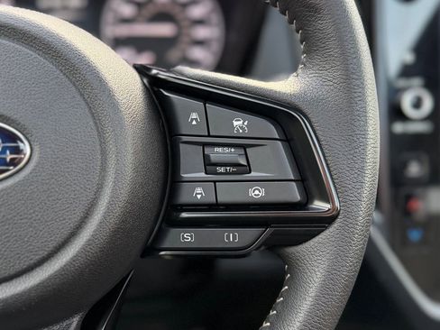 Used 2025 Subaru Forester Premium image 9