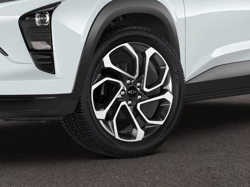 New 2026 Chevrolet Trax RS w/ Sunroof Package FWD image 4